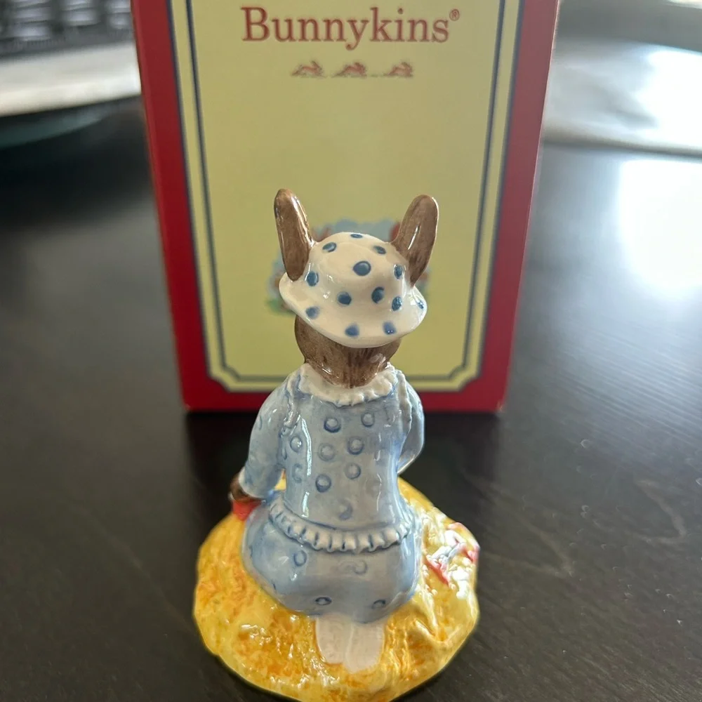 Royal Doulton Bunnykins Seaside 1998 Figurine